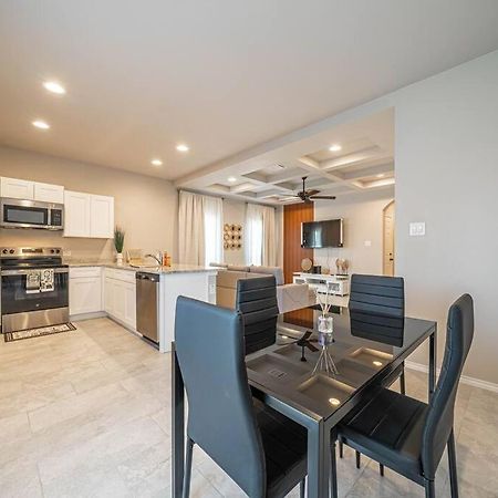 Gorgeous, Brand New 3 Bedrooms Home- Built 2024, Near Seaworld & Lackland Afb ซานอันโตนิโอ ภายนอก รูปภาพ