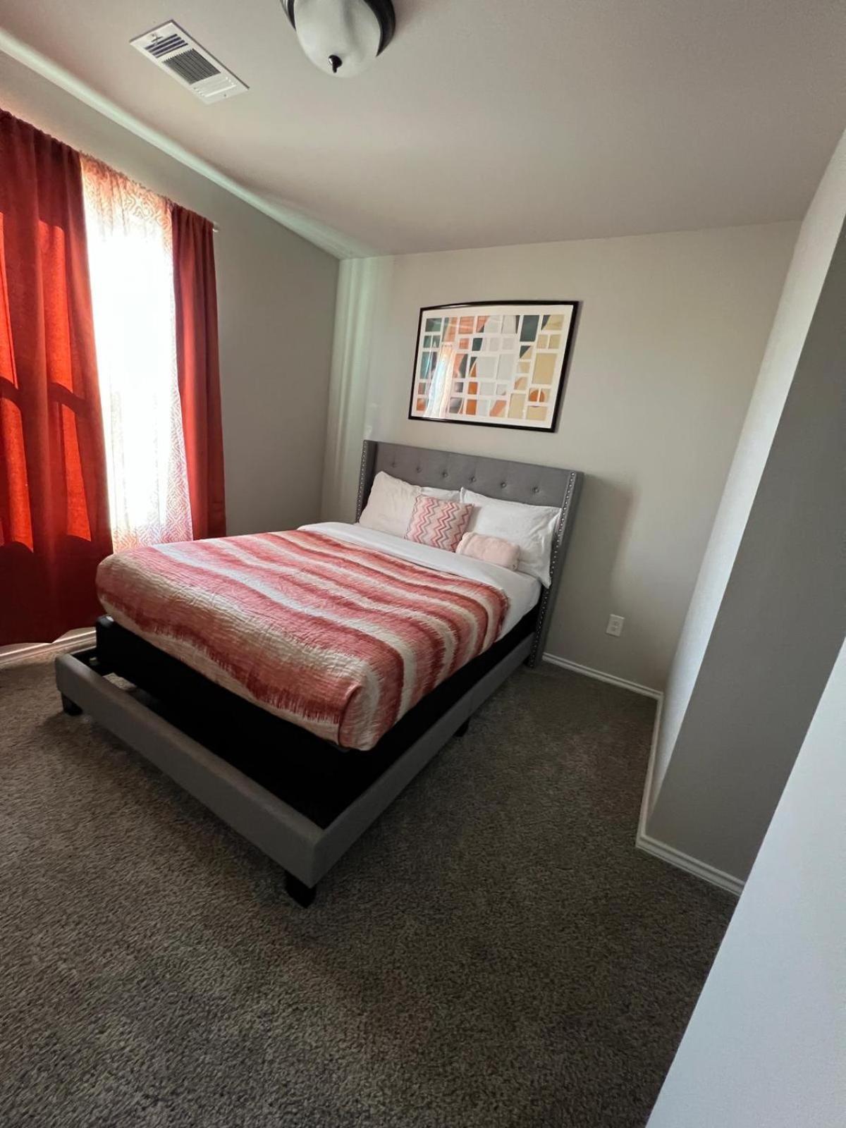 Gorgeous, Brand New 3 Bedrooms Home- Built 2024, Near Seaworld & Lackland Afb ซานอันโตนิโอ ภายนอก รูปภาพ