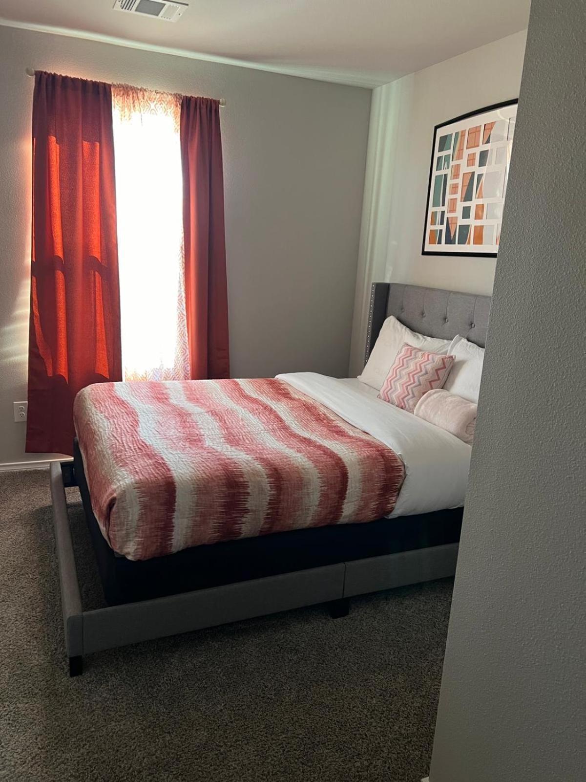Gorgeous, Brand New 3 Bedrooms Home- Built 2024, Near Seaworld & Lackland Afb ซานอันโตนิโอ ภายนอก รูปภาพ
