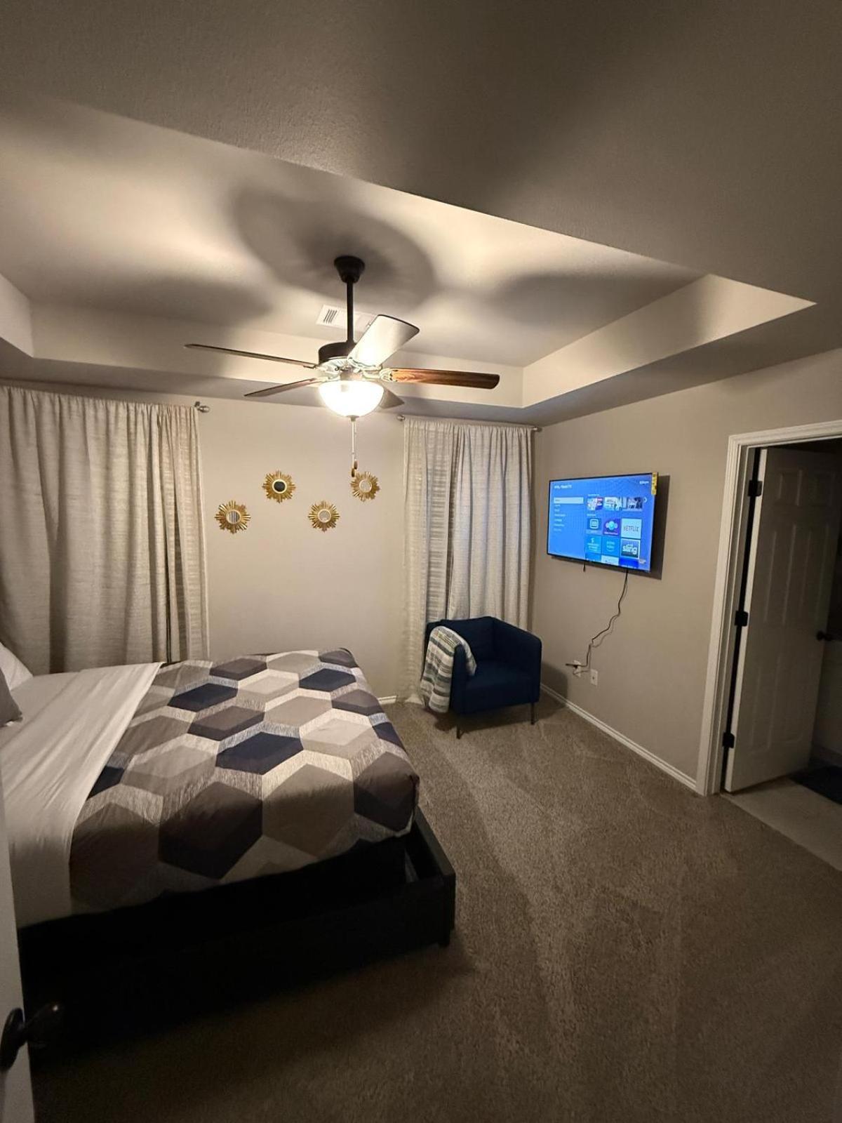 Gorgeous, Brand New 3 Bedrooms Home- Built 2024, Near Seaworld & Lackland Afb ซานอันโตนิโอ ภายนอก รูปภาพ