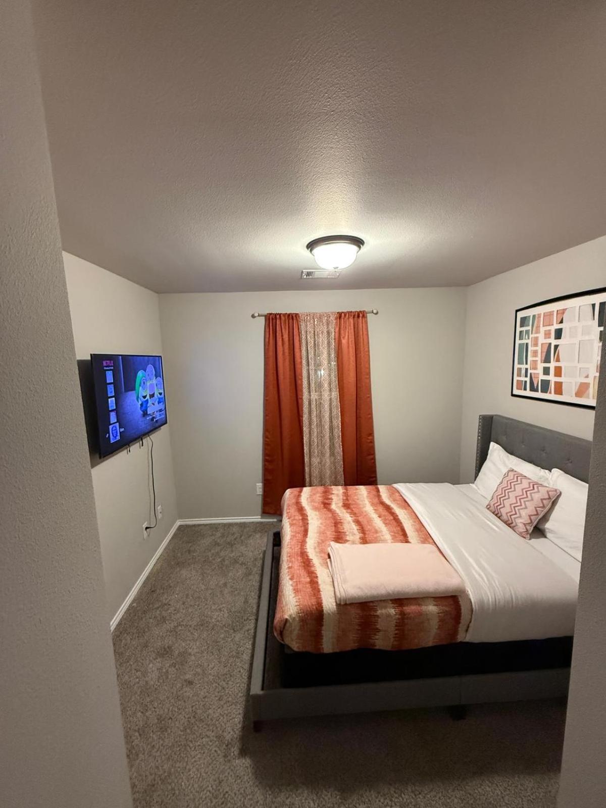 Gorgeous, Brand New 3 Bedrooms Home- Built 2024, Near Seaworld & Lackland Afb ซานอันโตนิโอ ภายนอก รูปภาพ